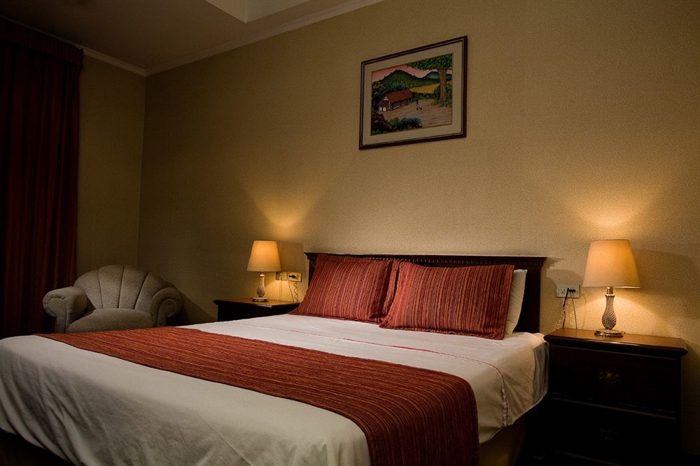 Hotel Capital Сан-Сальвадор Экстерьер фото